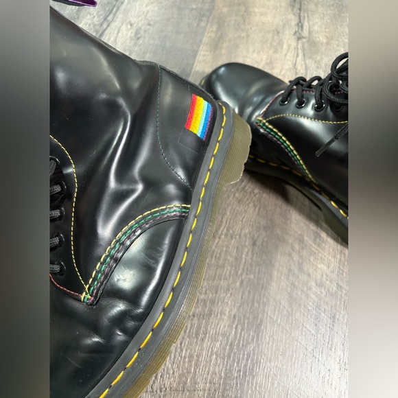 DR. MARTENS 1460 Pride 8-Eye Boot - Picture 6 of 9